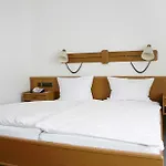 Hotel Am Quellberg 3*